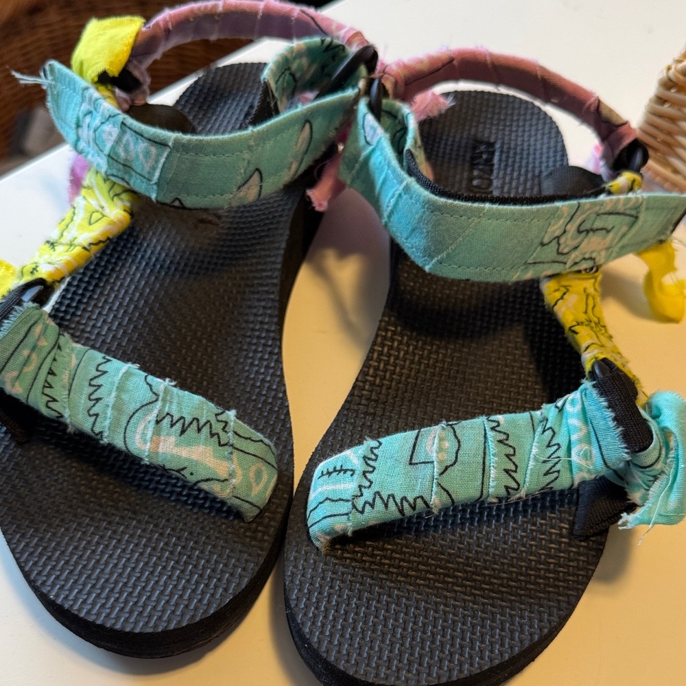 Arizona Love Bandana Sandals